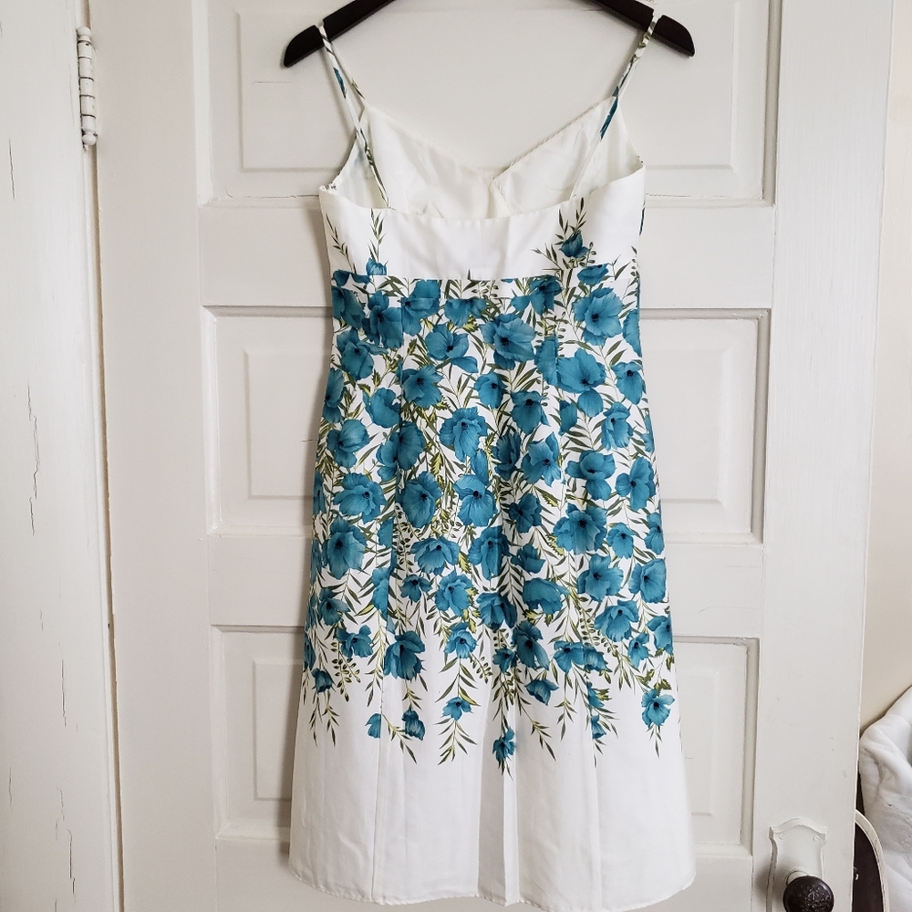 Beautiful Ann Taylor Empire-Waist Dress, 4P - Picture 9 of 9